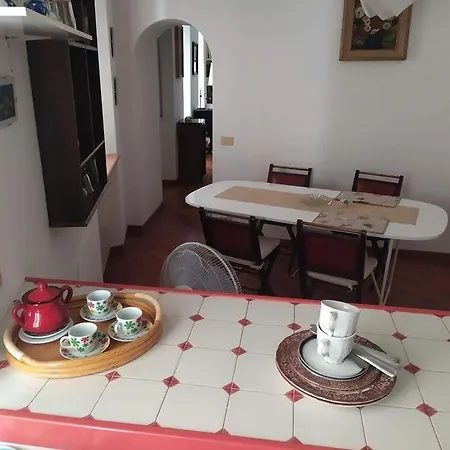 Lägenhet Casa Del Pino Spotorno